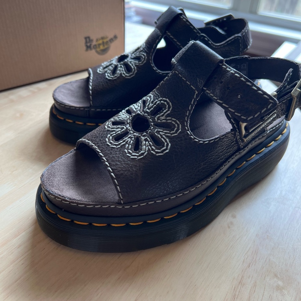 Dr. Martens dunnet sandal